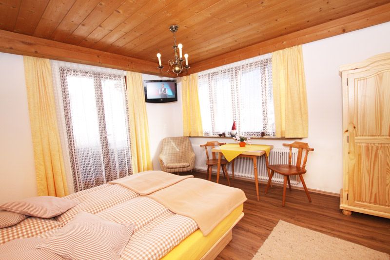 Double room in the Hermannsklause Tirol bed and breakfast