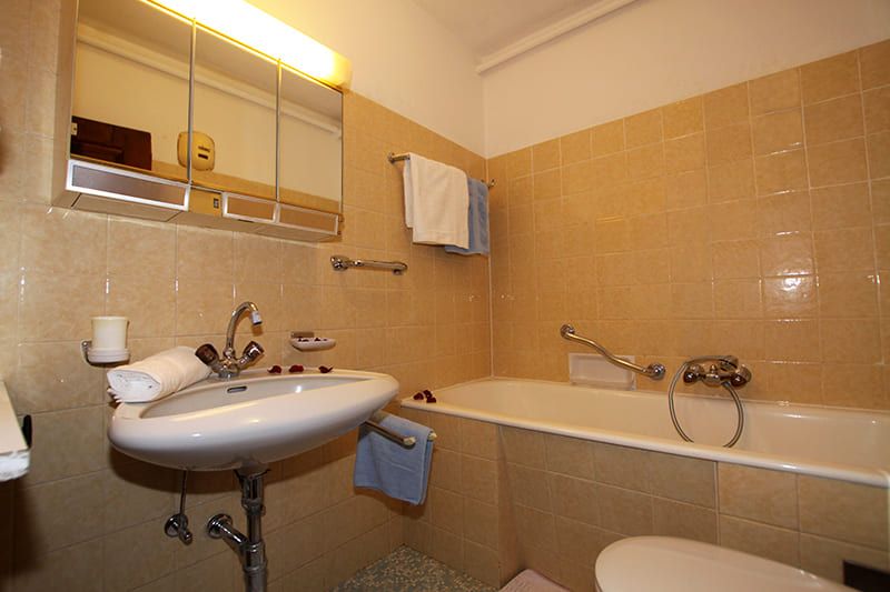 Ferienwohnung Urig mit Badewanne und WC im Klausner Häusl Tux