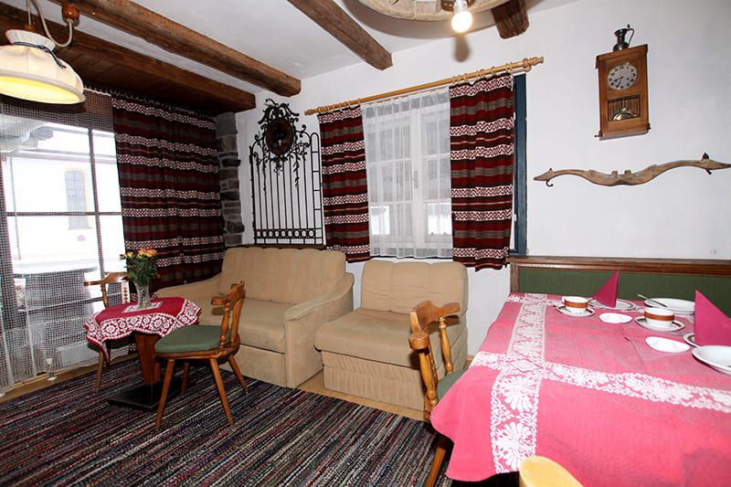 Rustic holiday apartment with living room in the Klausner Häusl Tyrol
